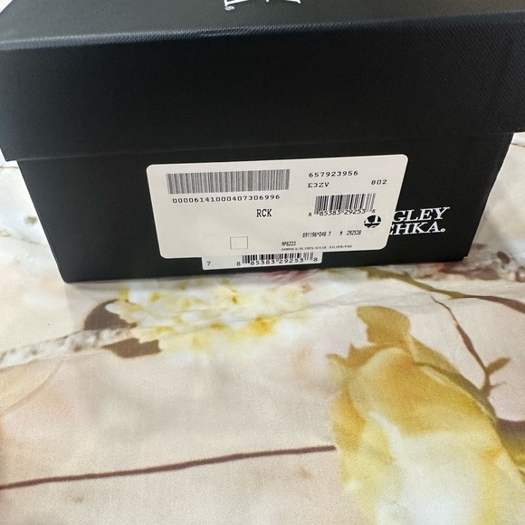 Badgley Mischka Wedding Shoes Size 7 - Picture 7 of 7